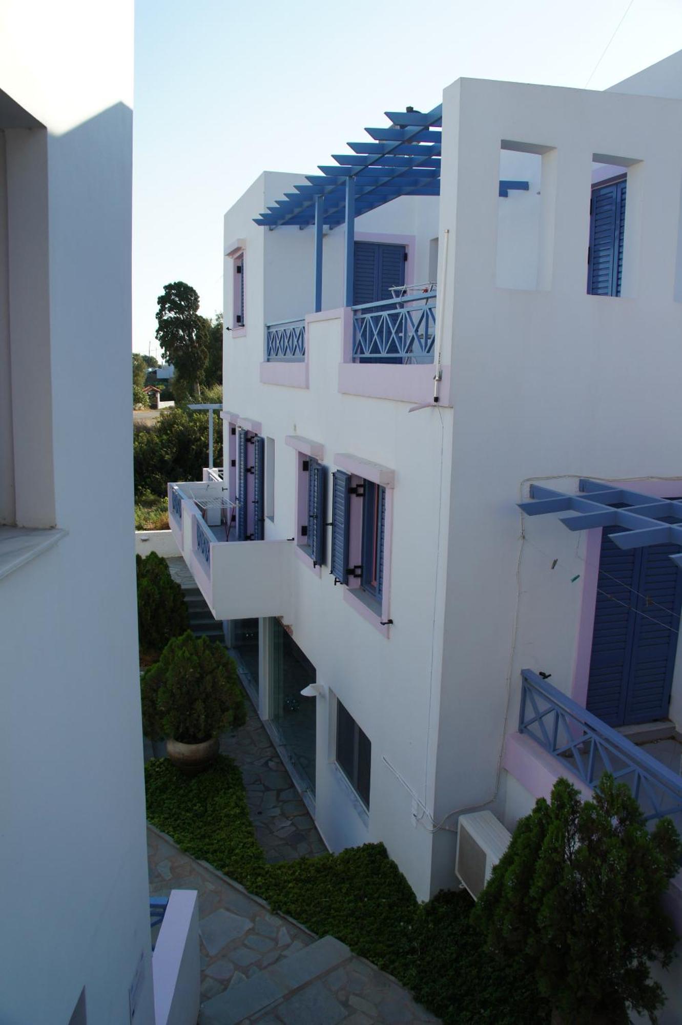 Cybele Apartments Makrýgialos Exteriör bild
