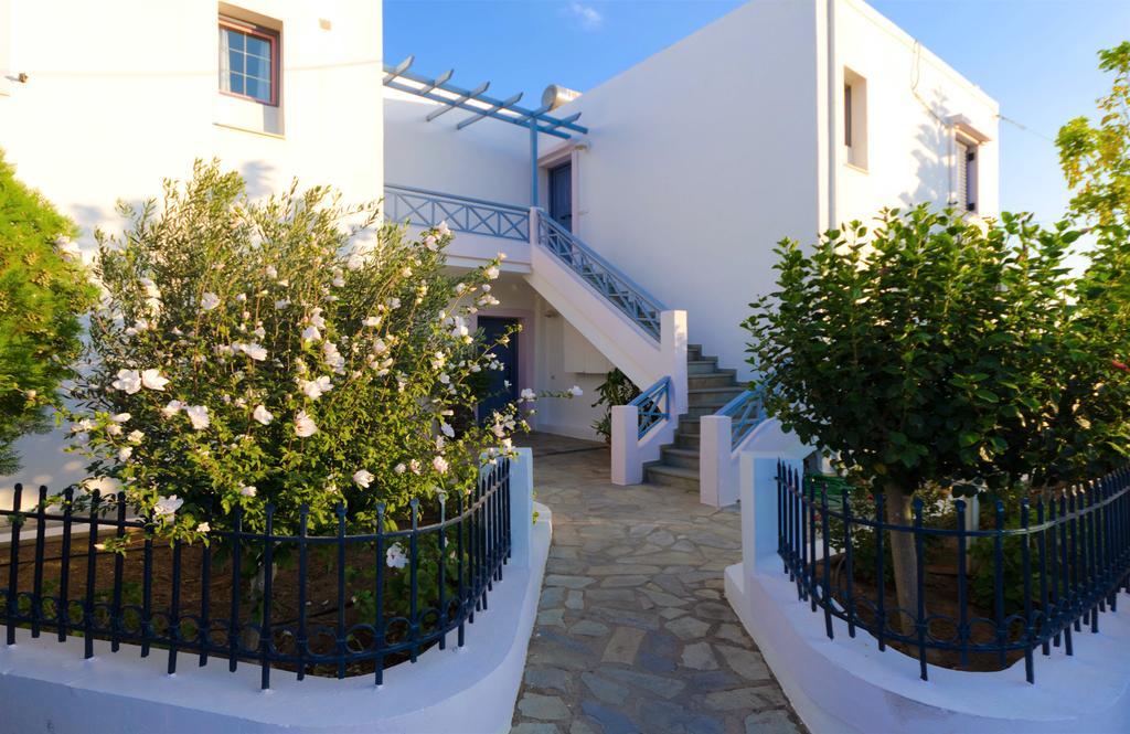 Cybele Apartments Makrýgialos Exteriör bild