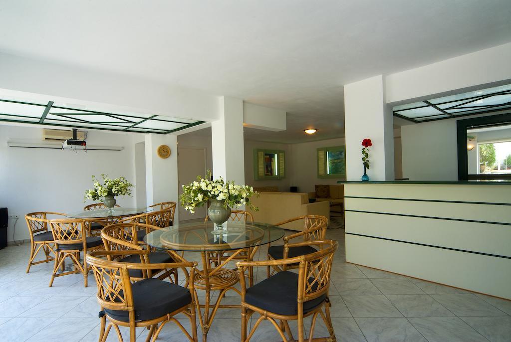 Cybele Apartments Makrýgialos Exteriör bild